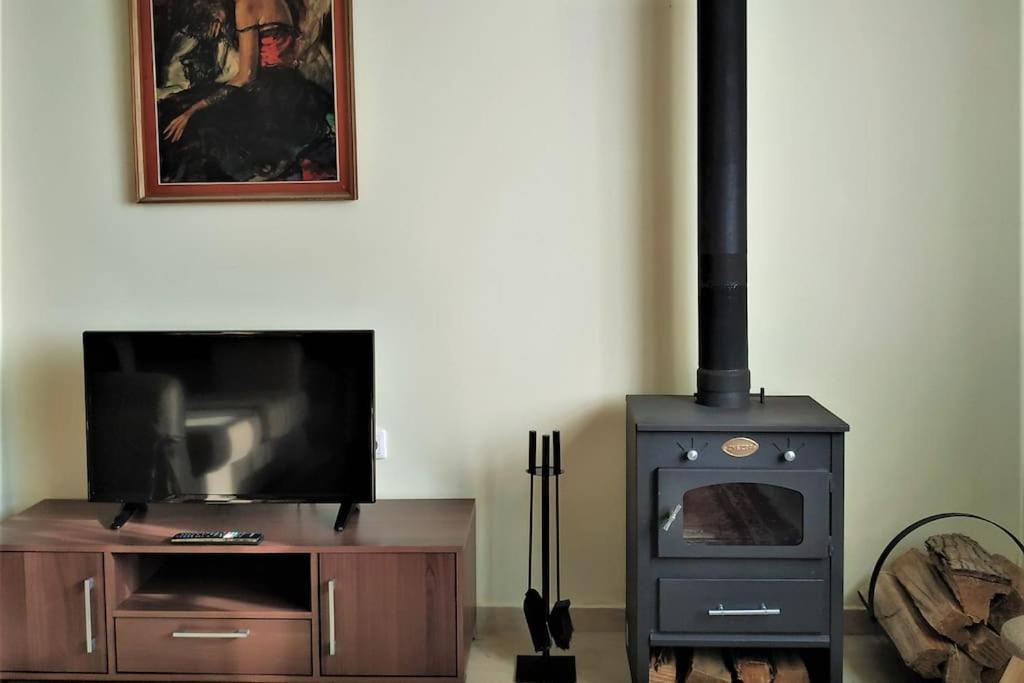 Deppy'S House Κοντά Στα Λουτρά Πόζαρ Apartment Chrysi Luaran gambar